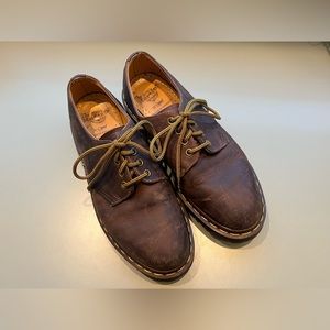 Vintage Dr Martens brown leather oxfords